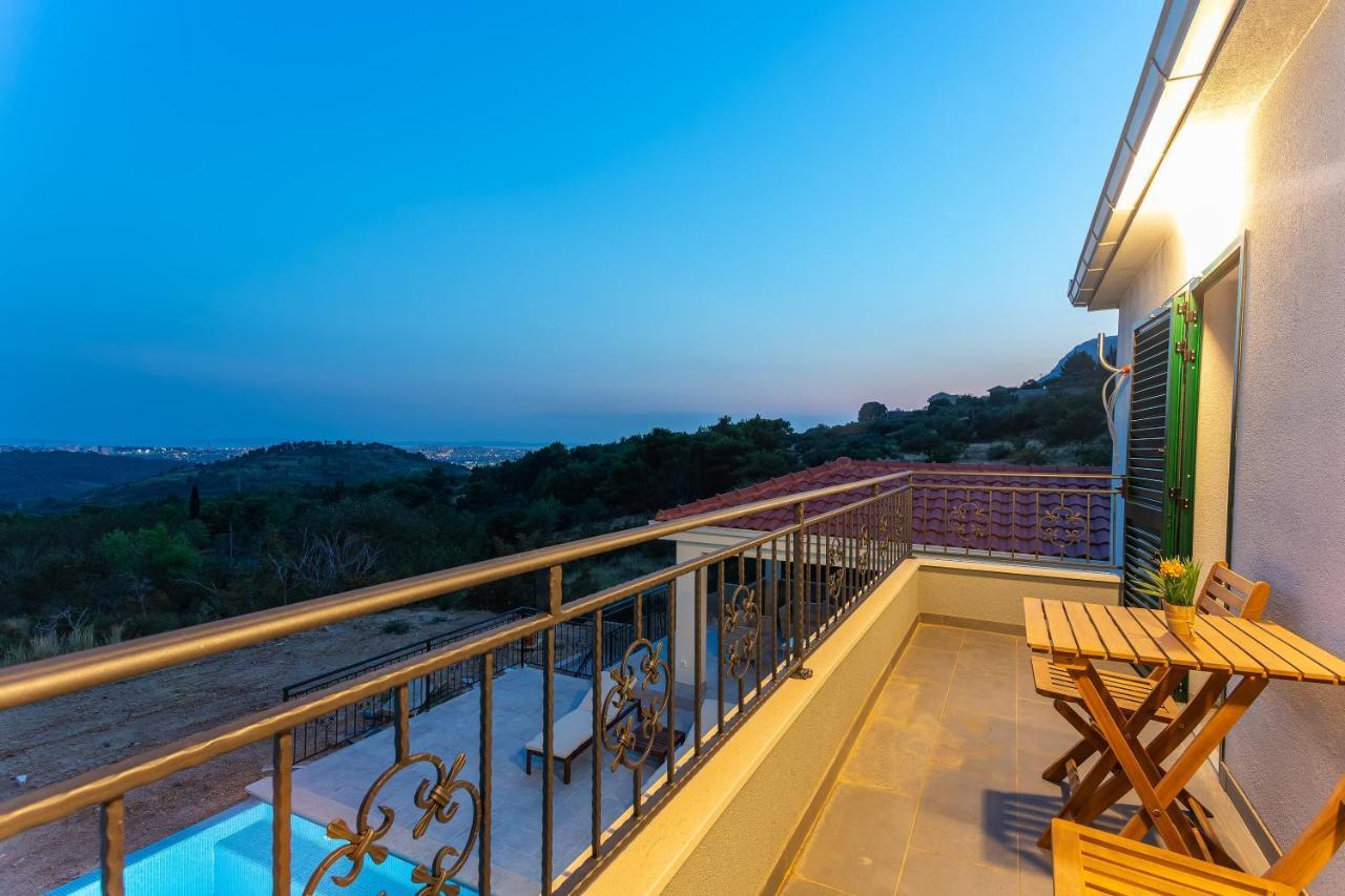 Secluded House - Guaranteed Privacy - Heated Pool Villa Klis Exterior photo