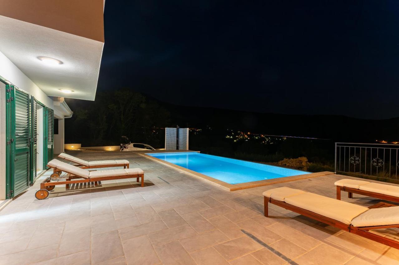 Secluded House - Guaranteed Privacy - Heated Pool Villa Klis Exterior photo