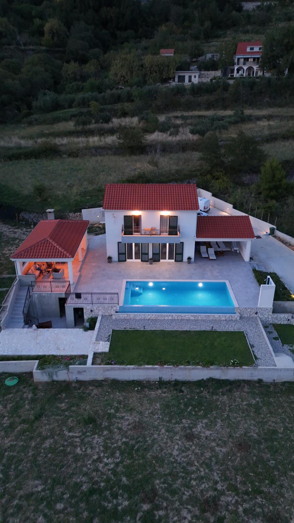Secluded House - Guaranteed Privacy - Heated Pool Villa Klis Exterior photo